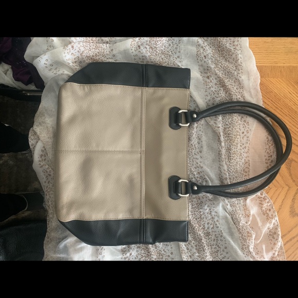 Tignanello  bag - Picture 2 of 8